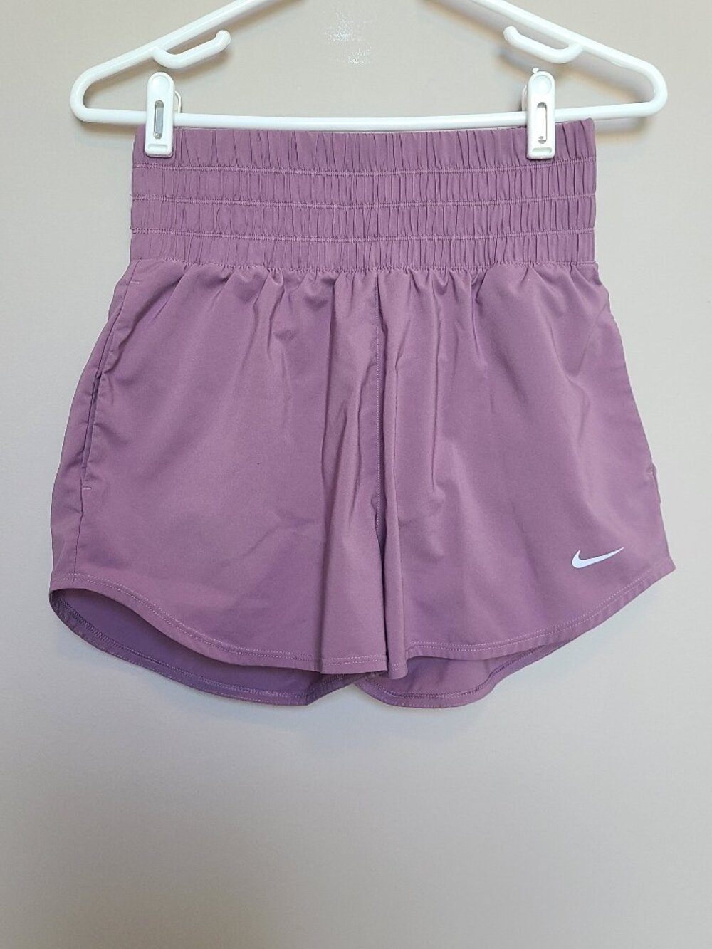 Nike Women's Dri-FIT  Ultra High-Waisted 3" Brief-Lined Shorts Small